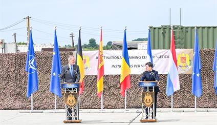 Visita de Su Majestad el Rey a las tropas españolas desplegadas en Rumanía 