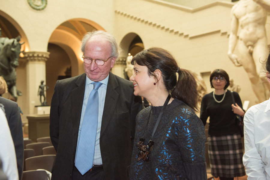 20150303 - Embajador y directora museo Pushkin.jpg