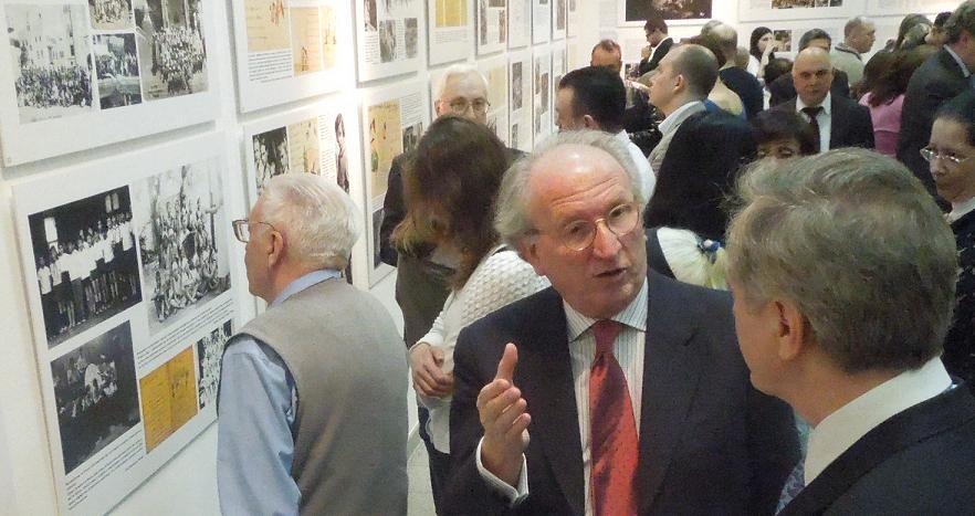 20150409 - Embajador en expo niños de la guerra Cervantes.JPG