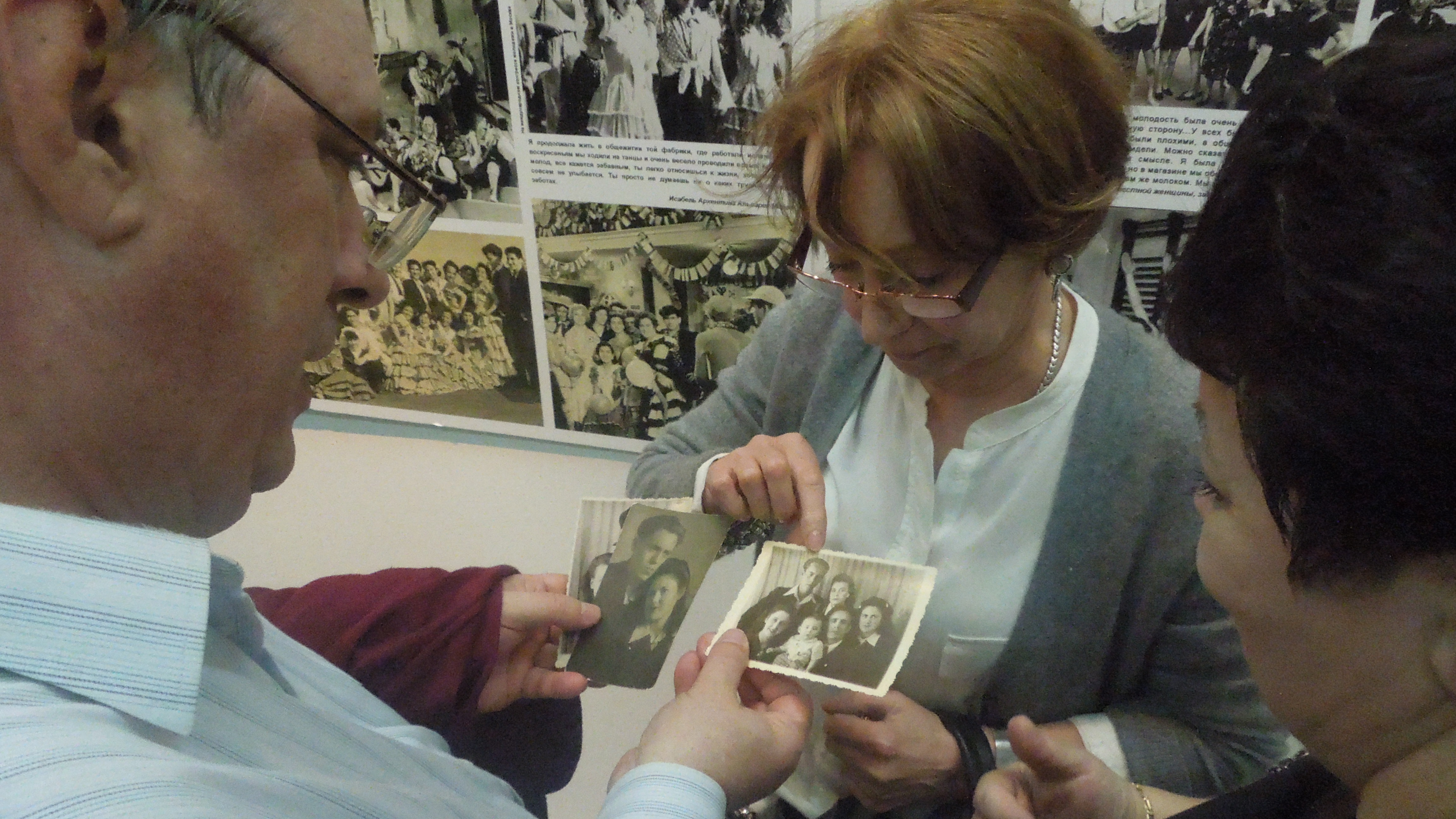 20150409 - Exposición niños de la guerra en Cervantes.JPG