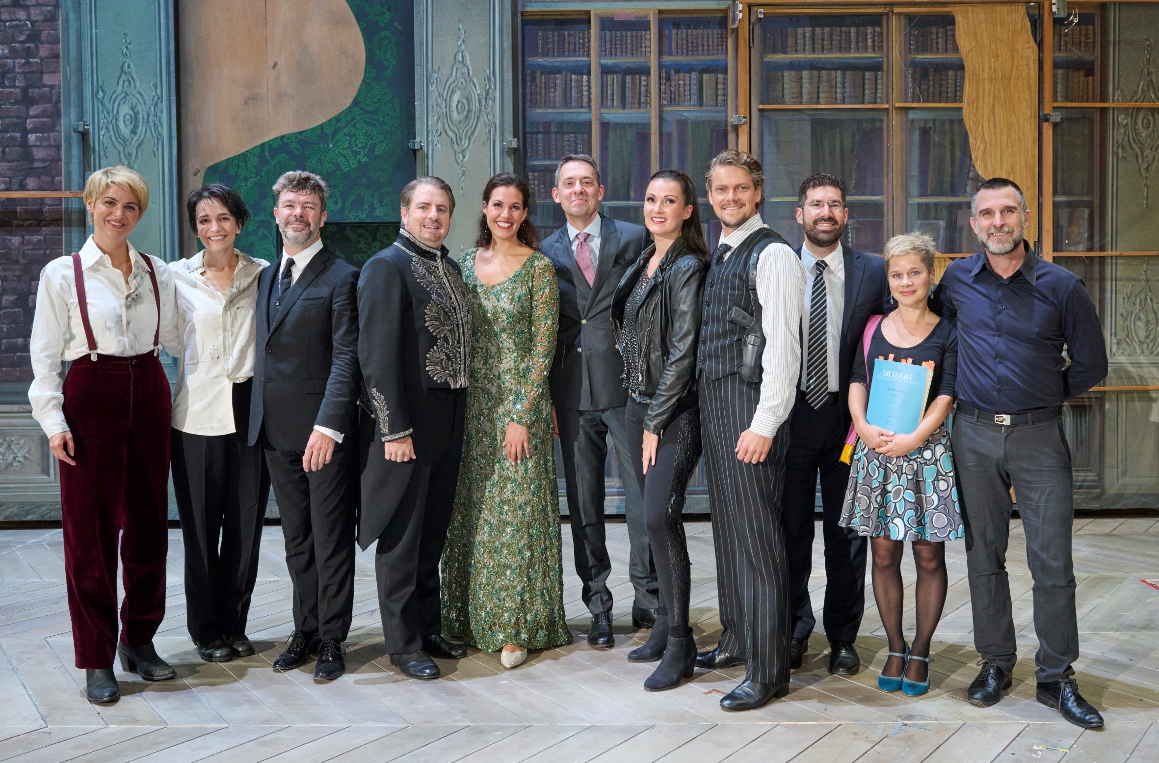 El director español Pablo Heras- Casado y los intérpretes de 